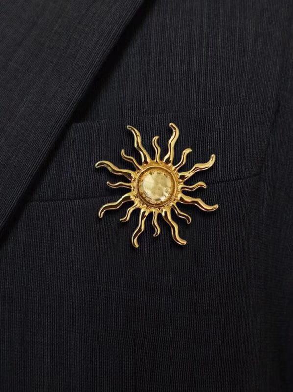 Celine Brooch 05lyr07